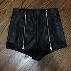 Black Faux Leather Zipper Hot Pants
